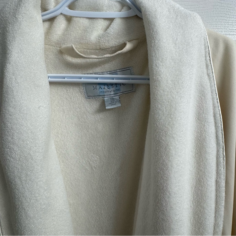 Maje Princess Cruise Lotus Spa Robe Cream Textured Luxury Resort Bathrobe Unisex - Picture 8 of 12